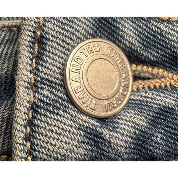 Time & True Jean Shorts Woman's Size 8 Blue Denim Distressed Embroidered Flowers - Picture 5 of 11